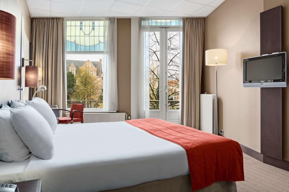 Hotel Nh Centre 3*